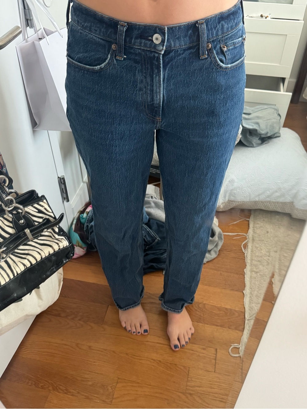 Abercrombie Classic mid-rise Straight Leg Jeans - Dark Blue - curvy fit
